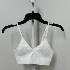 Offline By Aerie V Neck Ribbed Seamless Adj Straps White Sports Bra Size XS